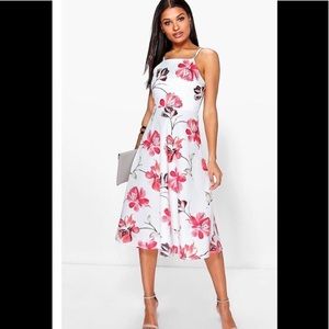  w/o Tag: BOOHOO Floral A-line Dress Size 4